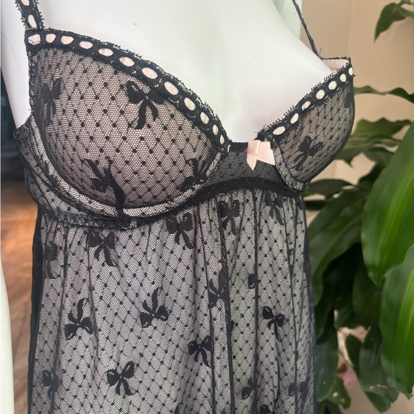 Elegant Black Lace baby doll  with Bow Details - Picture 6 of 7